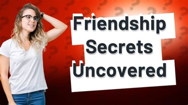 Are Hannah Simone and Zooey Deschanel friends?