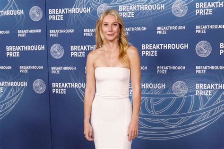 Did Gwyneth Paltrow do her own singing in Country Strong?