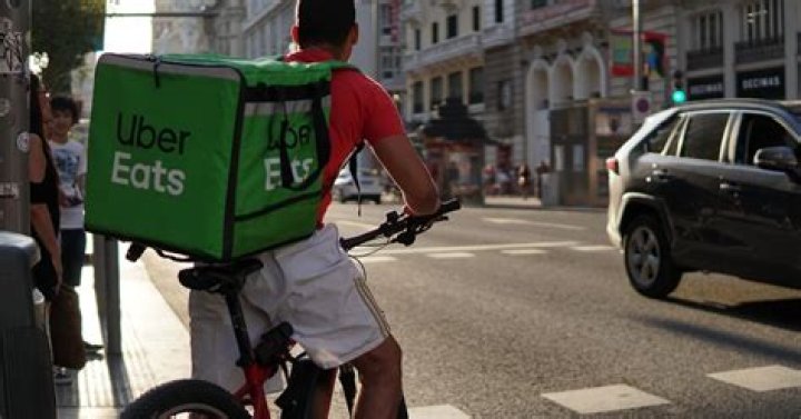 ¿Uber Eats paga la gasolina? – Celebrity.fm
