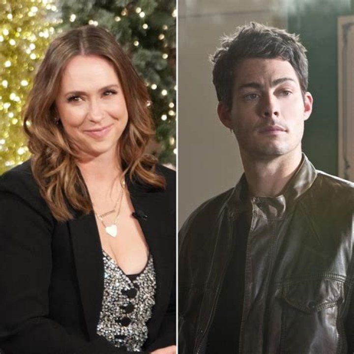 How did Jennifer Love Hewitt meet Brian hallisay?