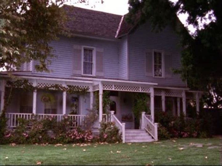 How did Lorelai afford her house?