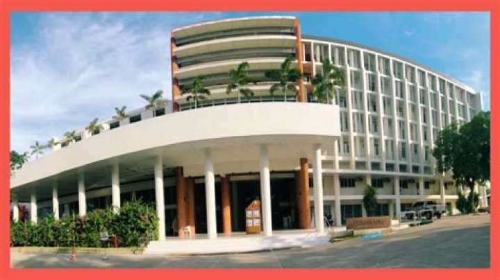 ¿Cómo contacto a César Millán?