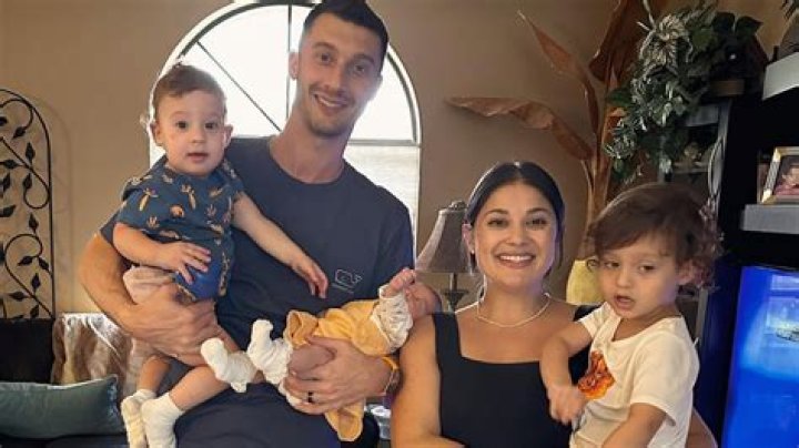 How much do Loren and Alexei get paid?