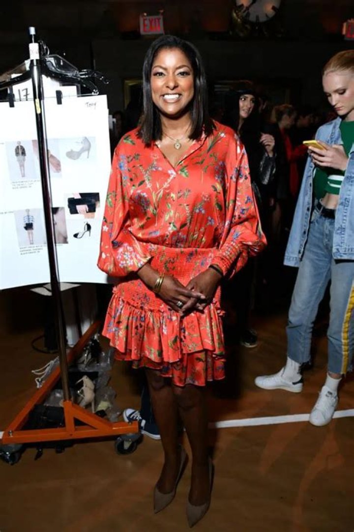 How much is Lori Stokes worth?