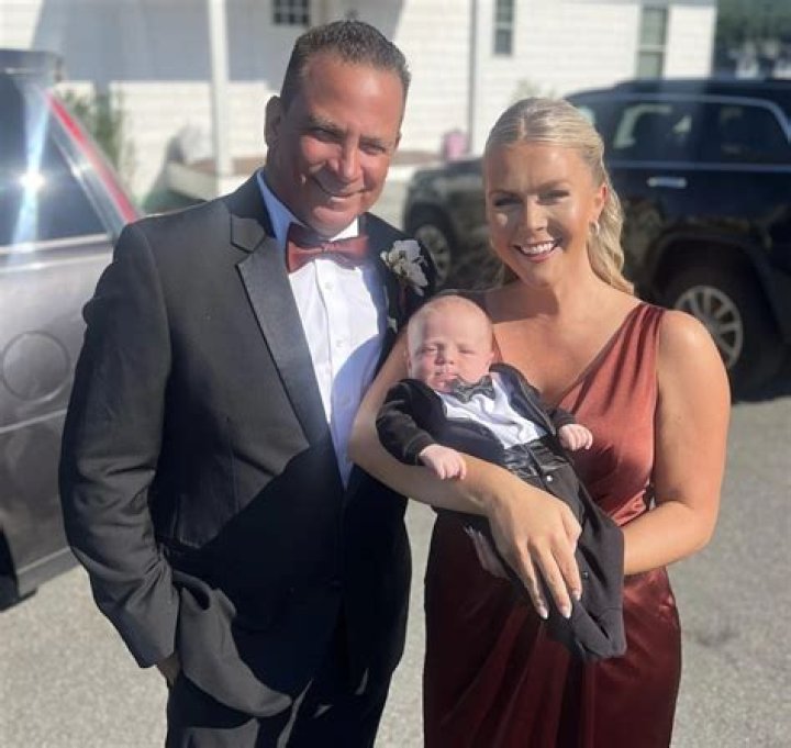 How much older is Jeff than Annie? – Celebrity.fm – #1 Official Stars, Business & People Network, Wiki, Success story, Biography & Quotes