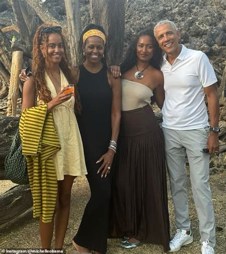 How old are Michelle Oakley’s daughters? – Celebrity.fm – #1 Official Stars, Business & People Network, Wiki, Success story, Biography & Quotes