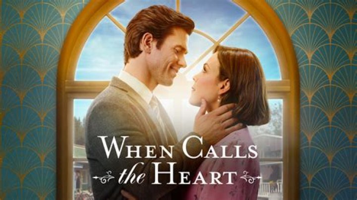 How old is Elizabeth in when calls the heart?
