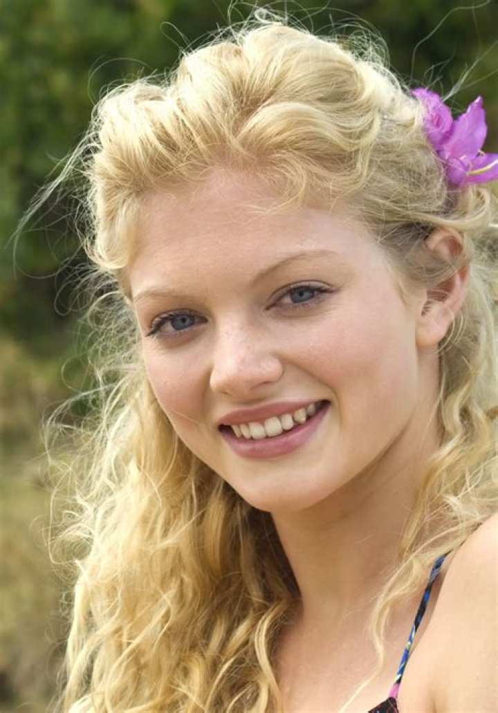Wie alt war cariba heine in h2o? – Celebrity.fm