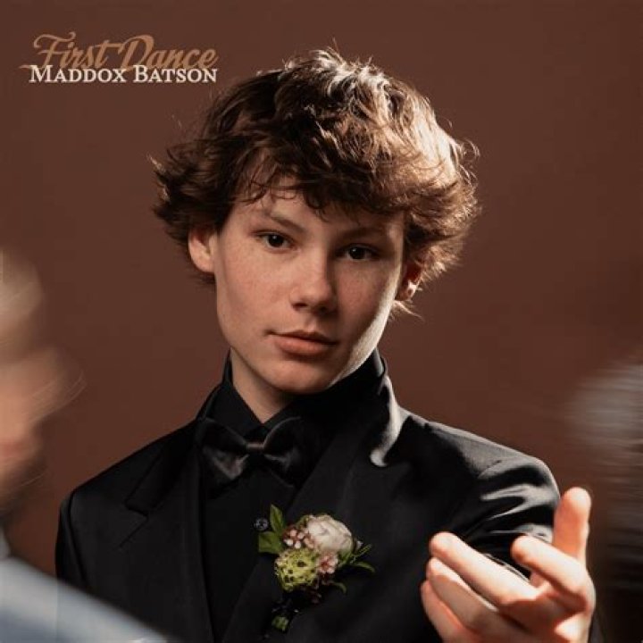 ¿Qué edad tenía Jimmy Page cuando salió con Maddox?