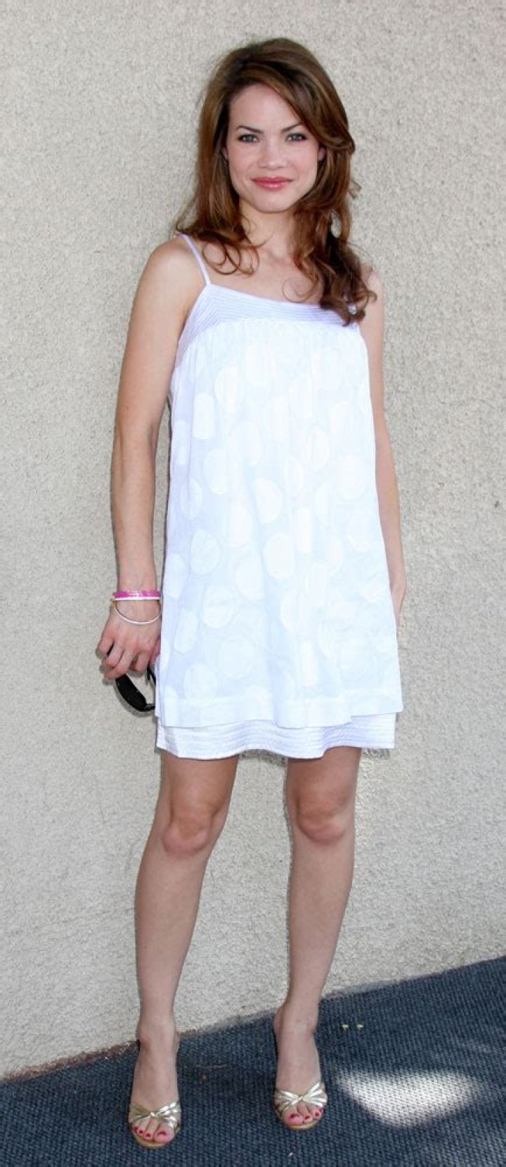 How tall is Rebecca Herbst?