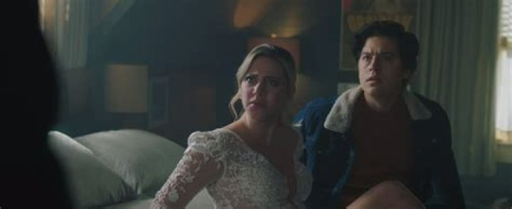 In what episode do Betty and Jughead break up?