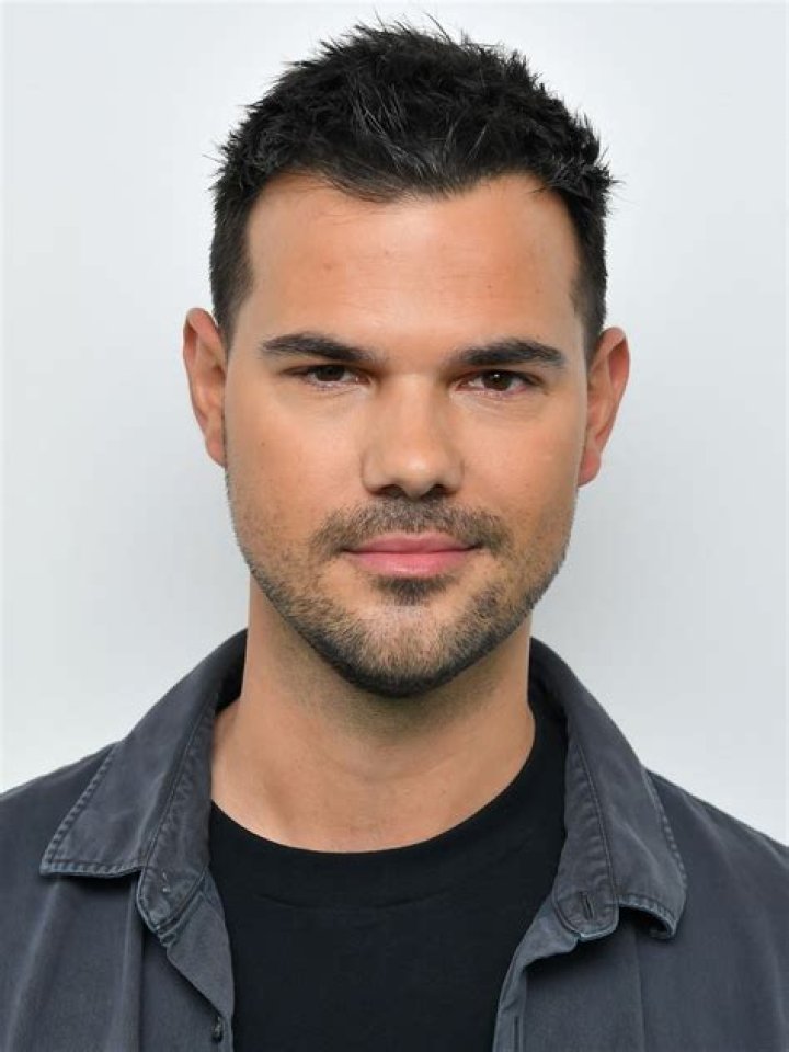 Is Taylor Lautner even native? – Celebrity.fm – #1 Official Stars, Business & People Network, Wiki, Success story, Biography & Quotes