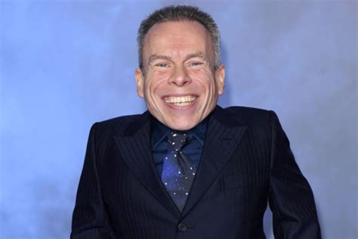 Is Warwick Davis still alive?