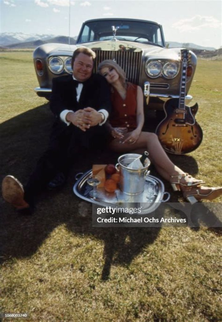 Was Roy Clark married? – Celebrity.fm – #1 Official Stars, Business & People Network, Wiki, Success story, Biography & Quotes