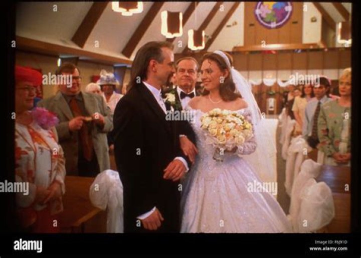 What episode is Schmidt and Cece’s wedding?