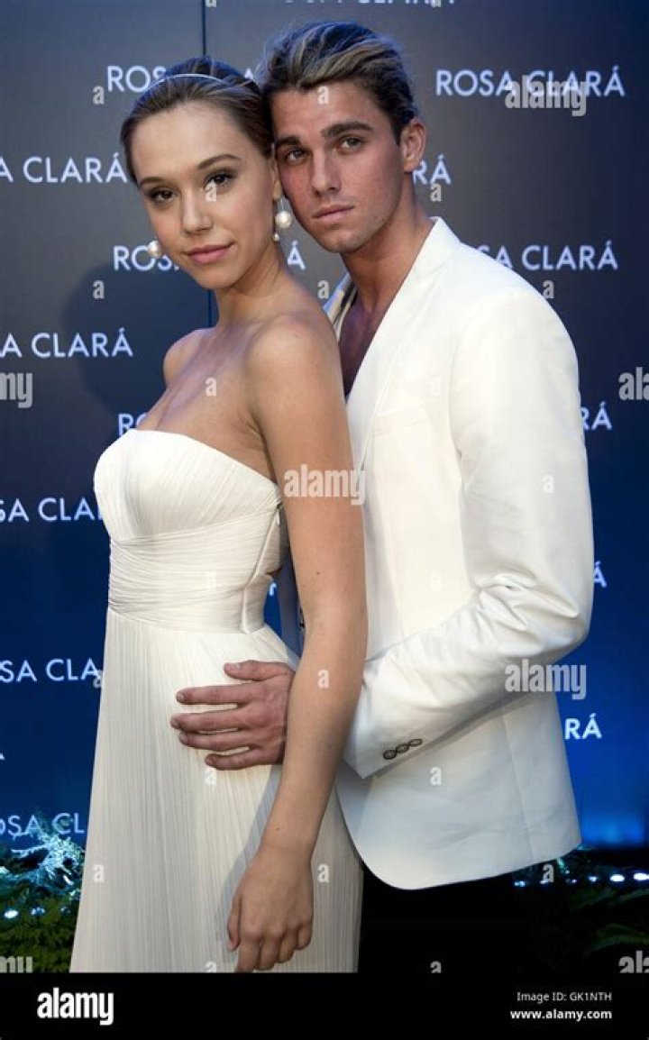 What happened to Jay Alvarrez and Alexis Ren?