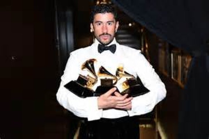 ¿Cuál es el valor neto de Bad Bunny? – Celebrity.fm