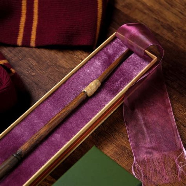 What is Charlie Weasley’s wand core?