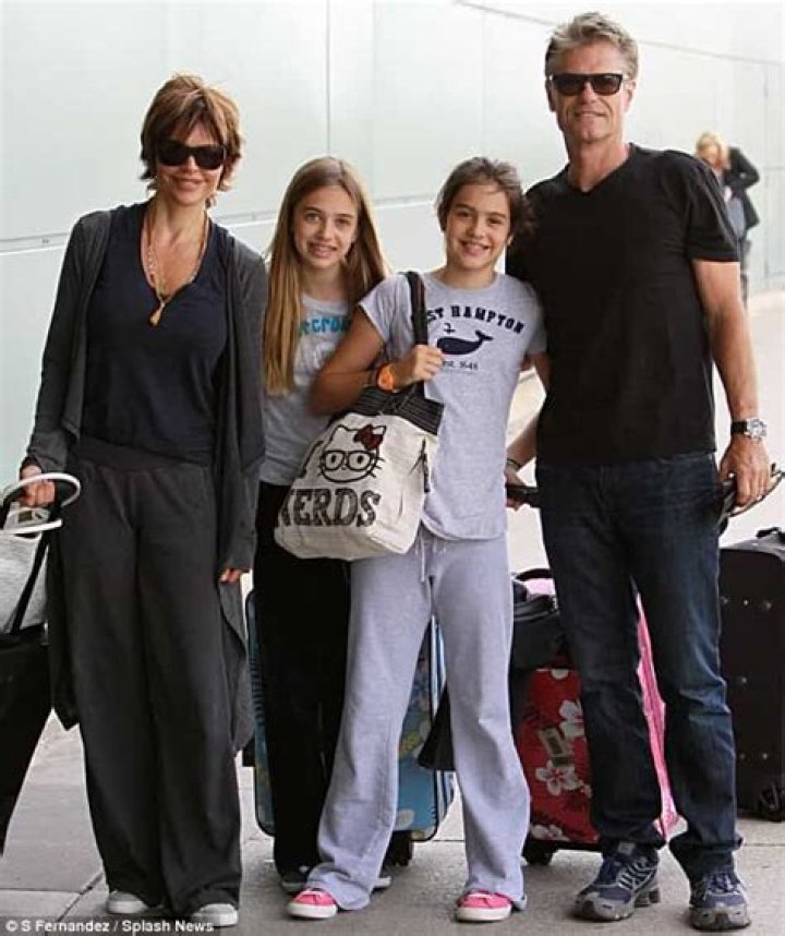 What is Lisa Rinna net worth? – Celebrity.fm – #1 Official Stars, Business & People Network, Wiki, Success story, Biography & Quotes