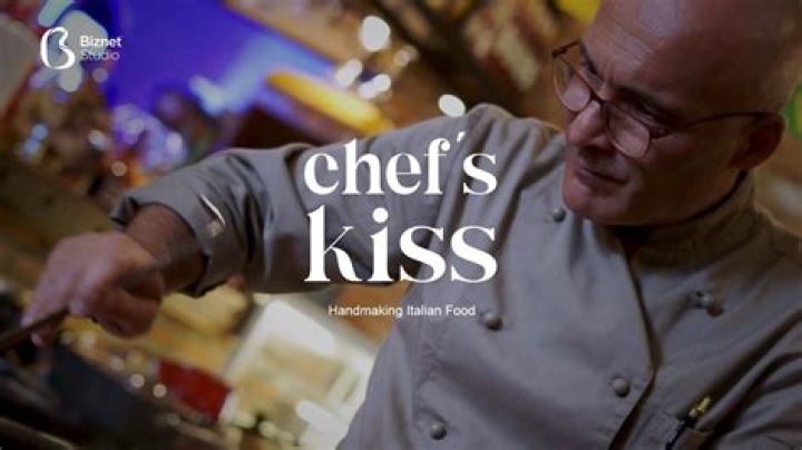¿Qué es el beso del chef? – Celebrity.fm