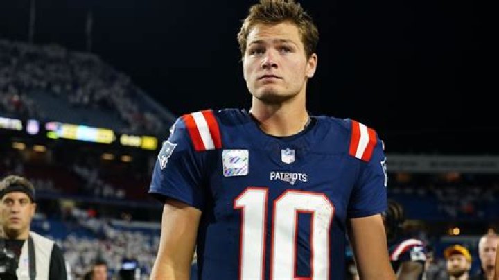 Who is the youngest quarterback to win the Superbowl?