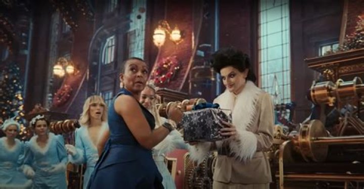 Why did Dudley pretend to cry when Mrs Figg broke her leg?