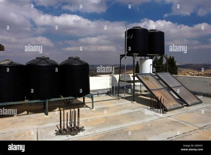 Pourquoi les hôtels ont-ils des réservoirs d'eau sur le toit ? – Celebrity.fm